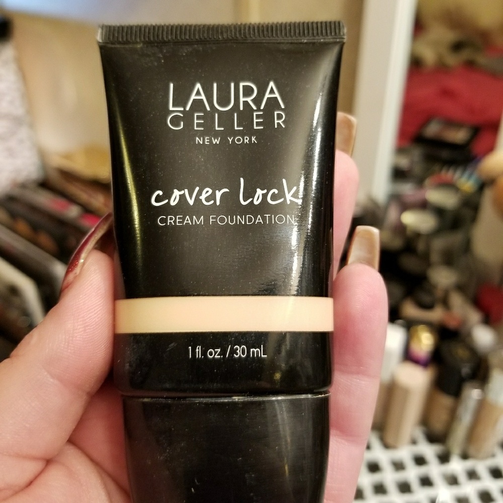 Laura Geller cover lock foundation